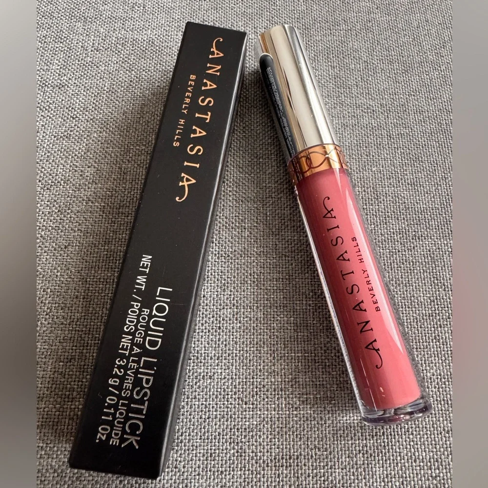 Anastasia Beverly Hills liquid lipstick in dusty rose